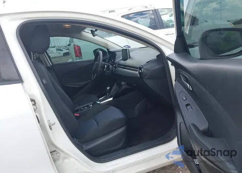 2018 Toyota Yaris Ia из США, поврежденный, VIN 3MYDLBYV4JY324422